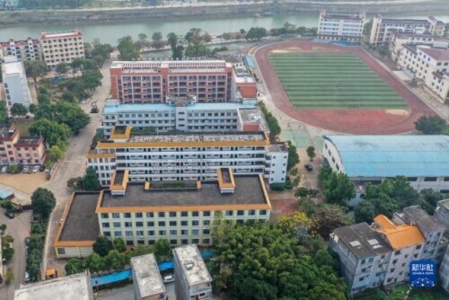 边城东兴疫情下 我们一起拼搏高考