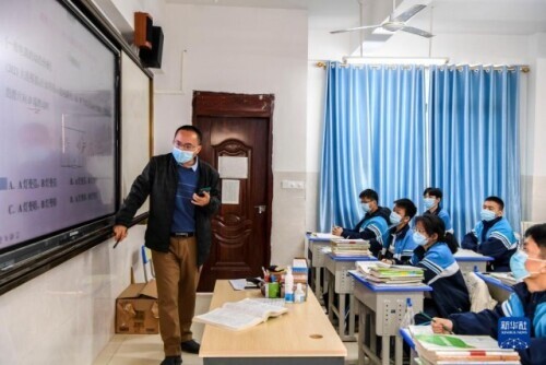 边城东兴疫情下 我们一起拼搏高考