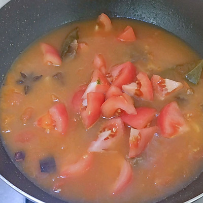 西红柿牛腩汤（西红柿牛腩汤的功效与作用）