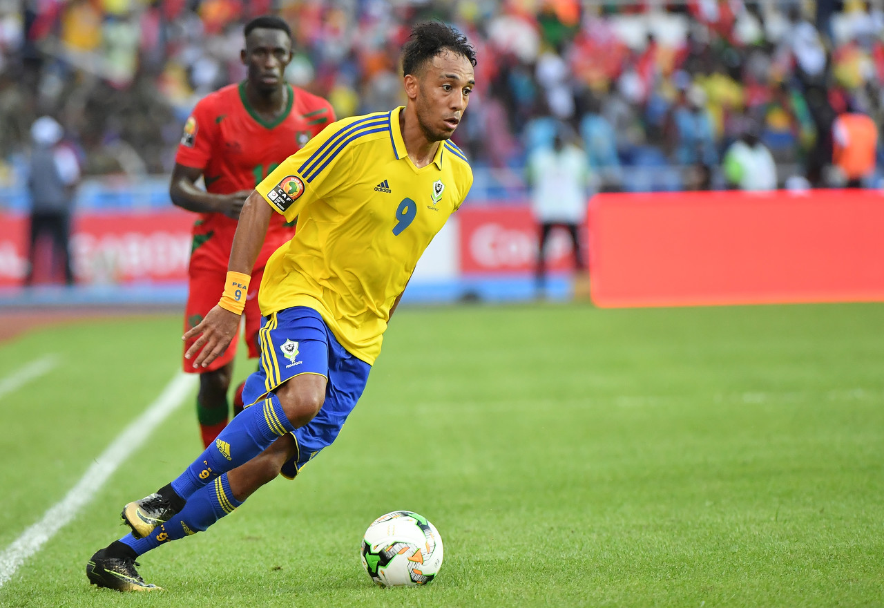 奥巴梅扬的进攻特点（卡马乔：奥巴梅扬是进球专家，他可以胜任任何进攻位置且总是进球）-华海博客