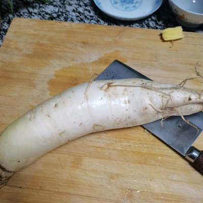 家常萝卜丝汤的做法（新手增强自信心的白萝卜丝汤）