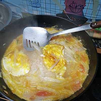家常萝卜丝汤的做法（新手增强自信心的白萝卜丝汤）