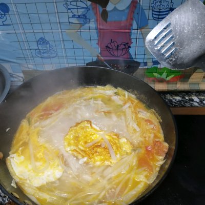 家常萝卜丝汤的做法（新手增强自信心的白萝卜丝汤）