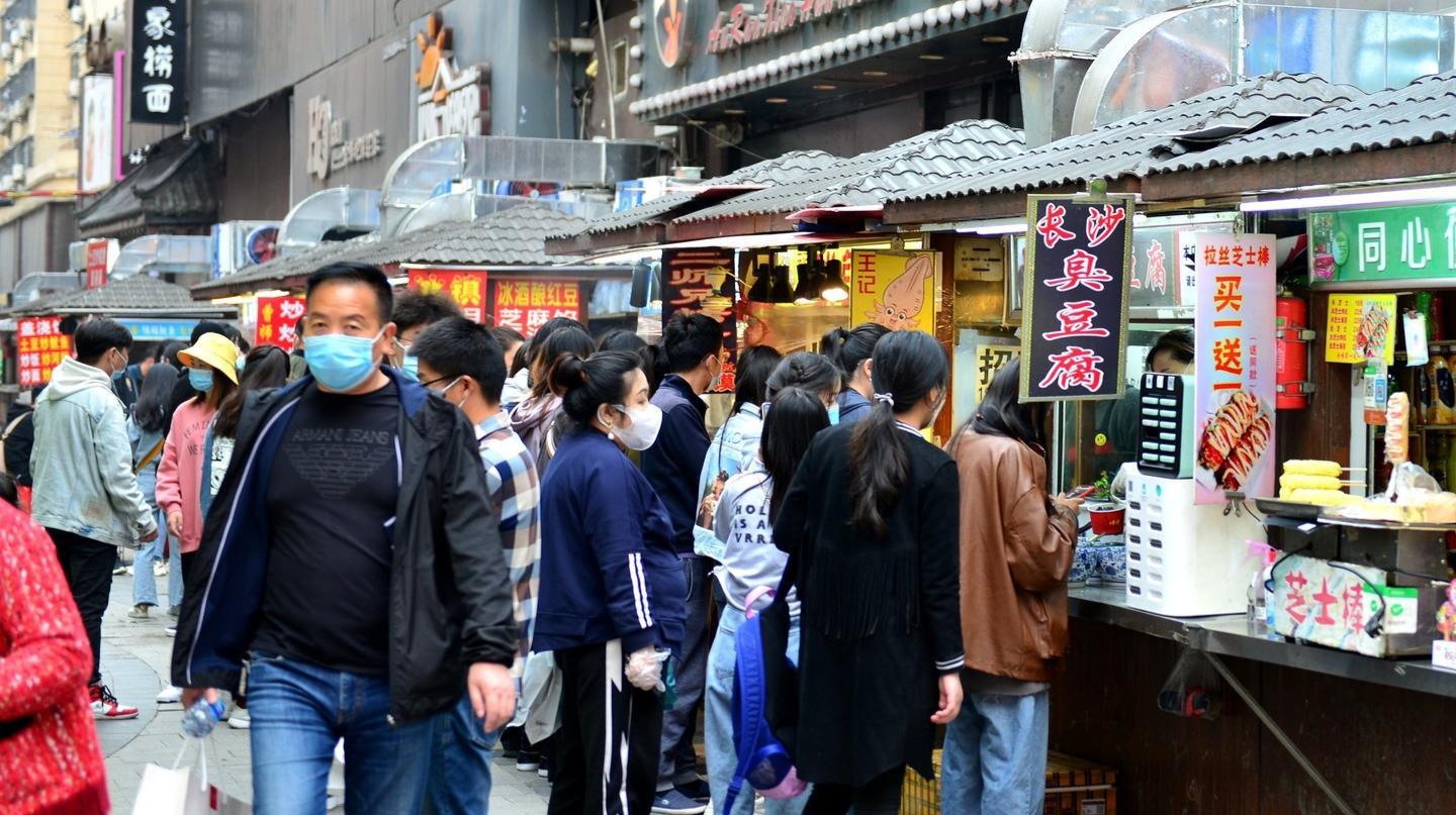十亿消费者，谁是下沉市场的孤勇者？
