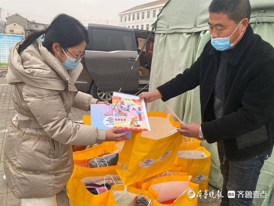 牟平35个礼物已送到，"新年心愿"公益活动近半数孩子已圆梦