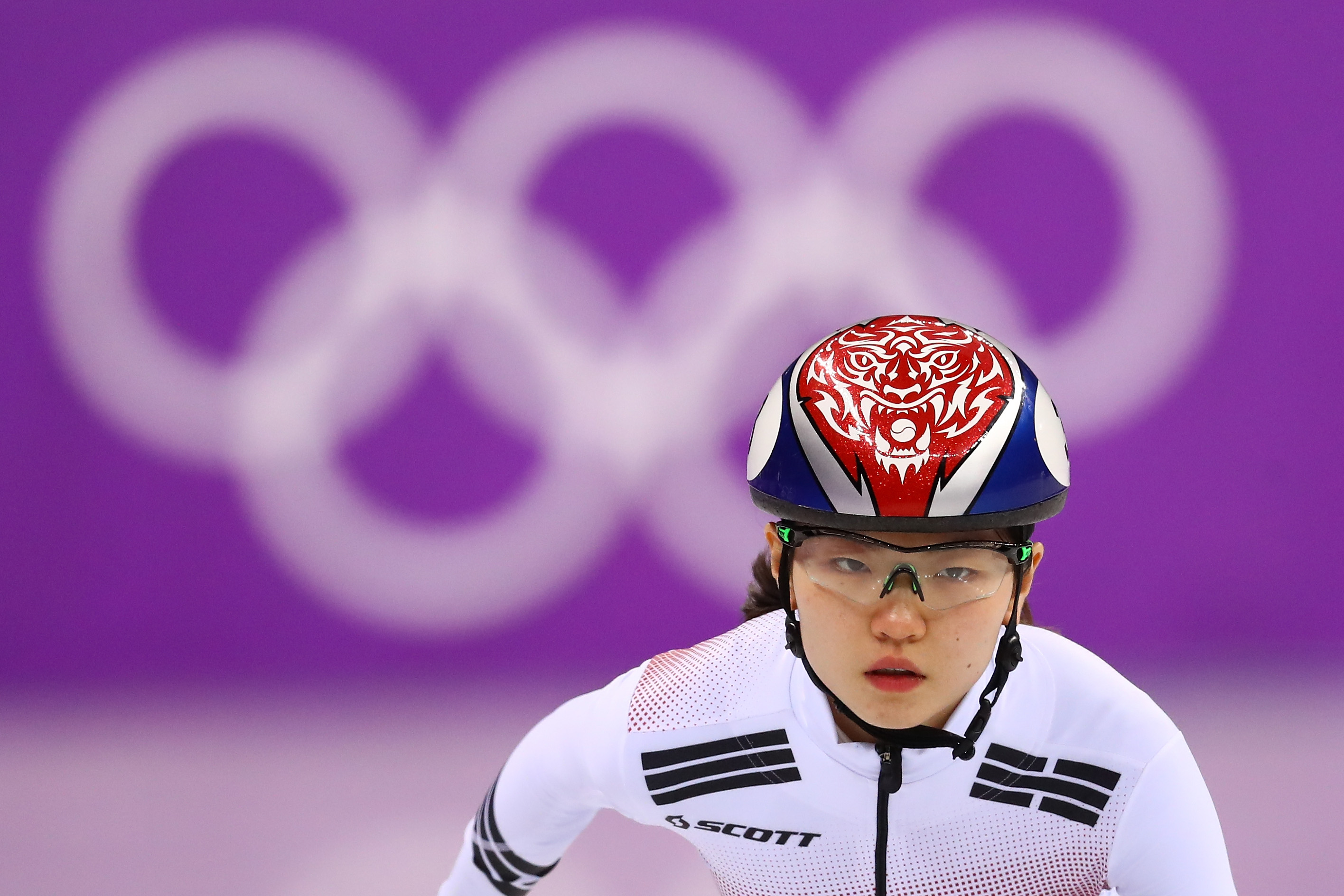 韩国短道速滑冠军无缘北京冬奥，沈石溪是吹哨人还是霸凌者？