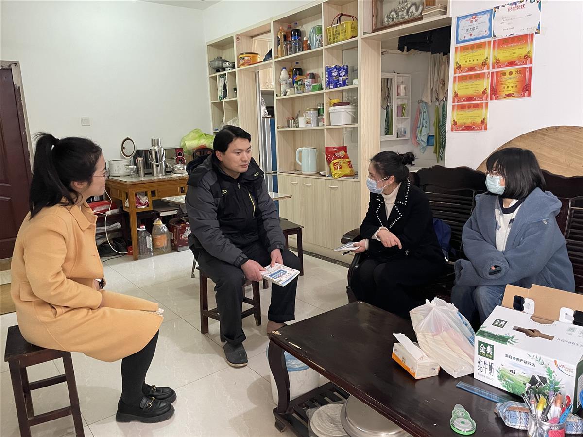 千名家长拆封特别新年礼物：定制家庭教育书