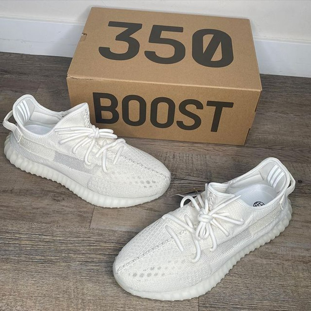 椰子350v2世界杯(1 月又有新惊喜！「新黑武士」Yeezy 350 V2 曝光)