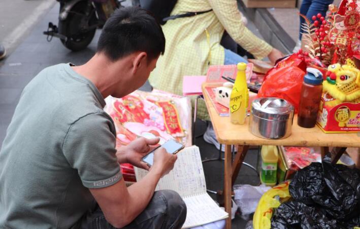 「老广贺春」广州这条街年味氛围感拉满！迎春饰品在“冲刺”