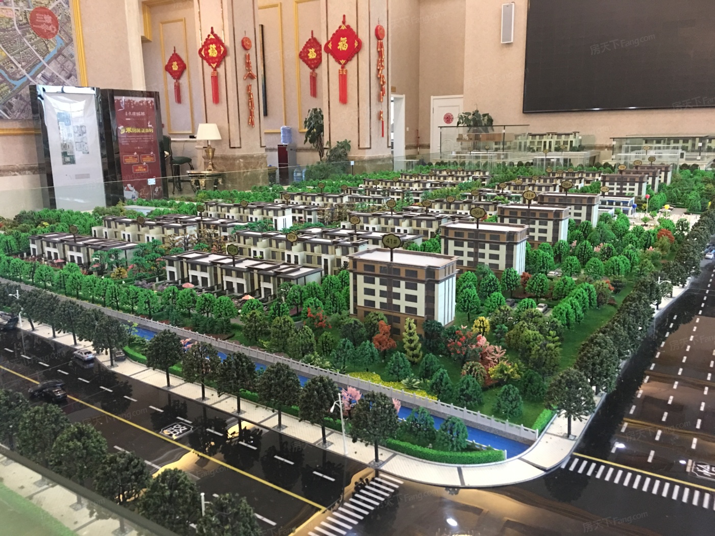 库尔勒超高人气小区煌都·东园小区 VS 皇朝·孔雀城邦？