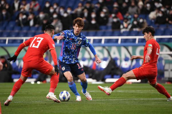 國足vs日本比分（國足0-2日本！李霄鵬執教首秀失利，小組出線幾無可能）