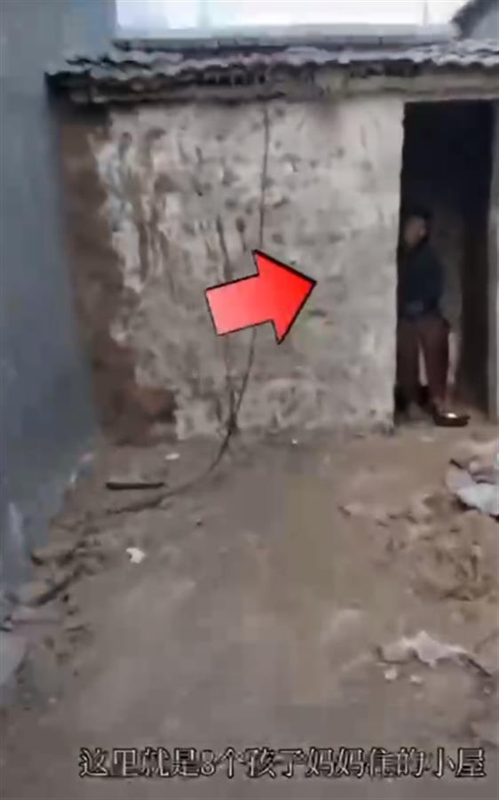 江苏省的八个孩子是否试图粉碎怀疑的房子？当地谣言：她倾向于独自生活