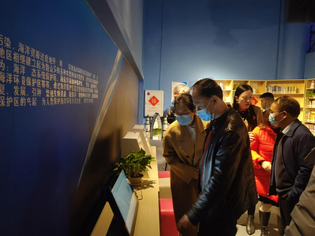 当海洋遇到图书 | 福州首家海洋主题图书馆开幕，快来漫步书籍的海洋