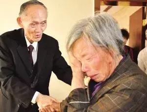 87岁台湾老兵高秉涵给大陆乡亲拜年：两岸都是一家人，亲情割不断
