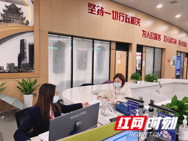 hold住（好评率100%服务“软环境”，hold住湖南住建发展“硬指标”）