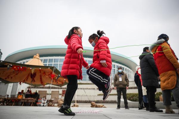 上海网球万体馆(打开围墙让市民走进来，虎年新春“万体汇”里健身氛围浓)