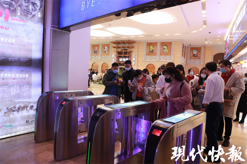 春节档有多火热？记者实地探访南京影院：《水门桥》最受欢迎