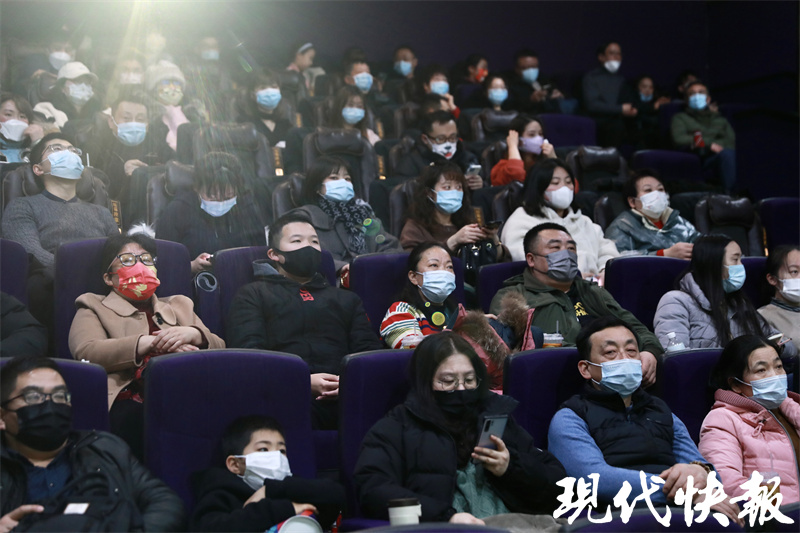 春节档有多火热？记者实地探访南京影院：《水门桥》最受欢迎