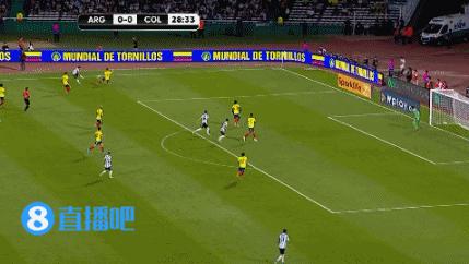 连场建功！劳塔罗禁区内低射破门，阿根廷1-0领先哥伦比亚
