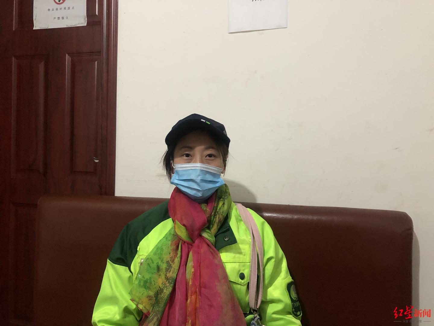 新春走基层｜为了整洁的城市，她在冬日街头从清晨忙到深夜