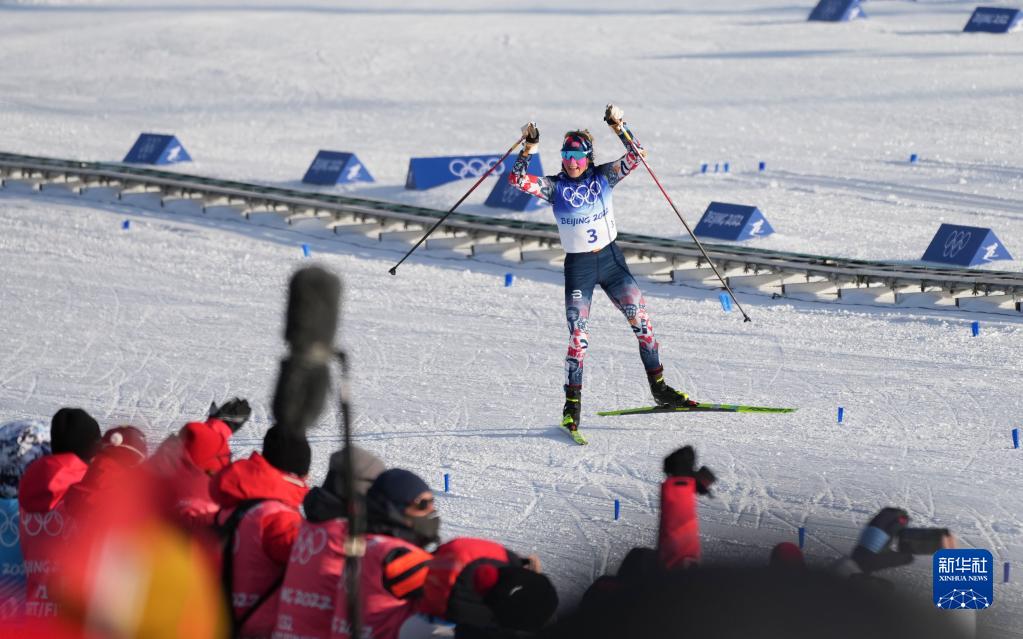 北京冬奥会首金诞生 挪威选手特蕾丝·约海于格夺冠