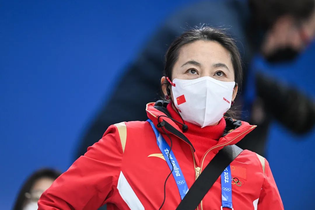 2019籃球世界杯女觀眾（今天的速滑賽場，這位新疆姑娘吸粉無數）