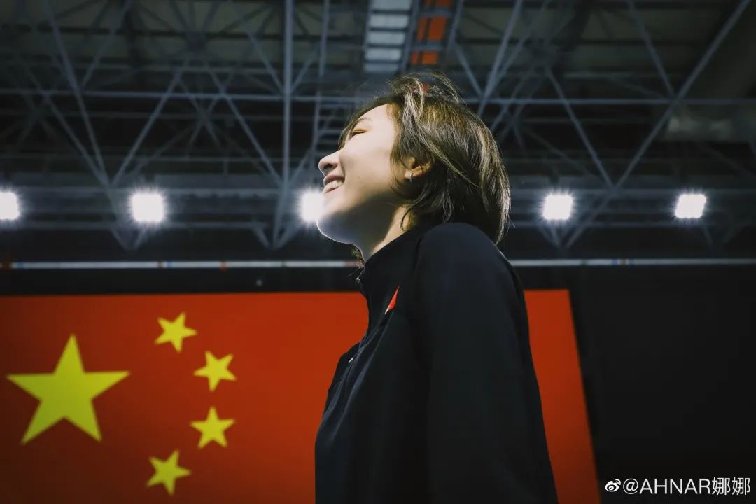 2019籃球世界杯女觀眾（今天的速滑賽場，這位新疆姑娘吸粉無數）