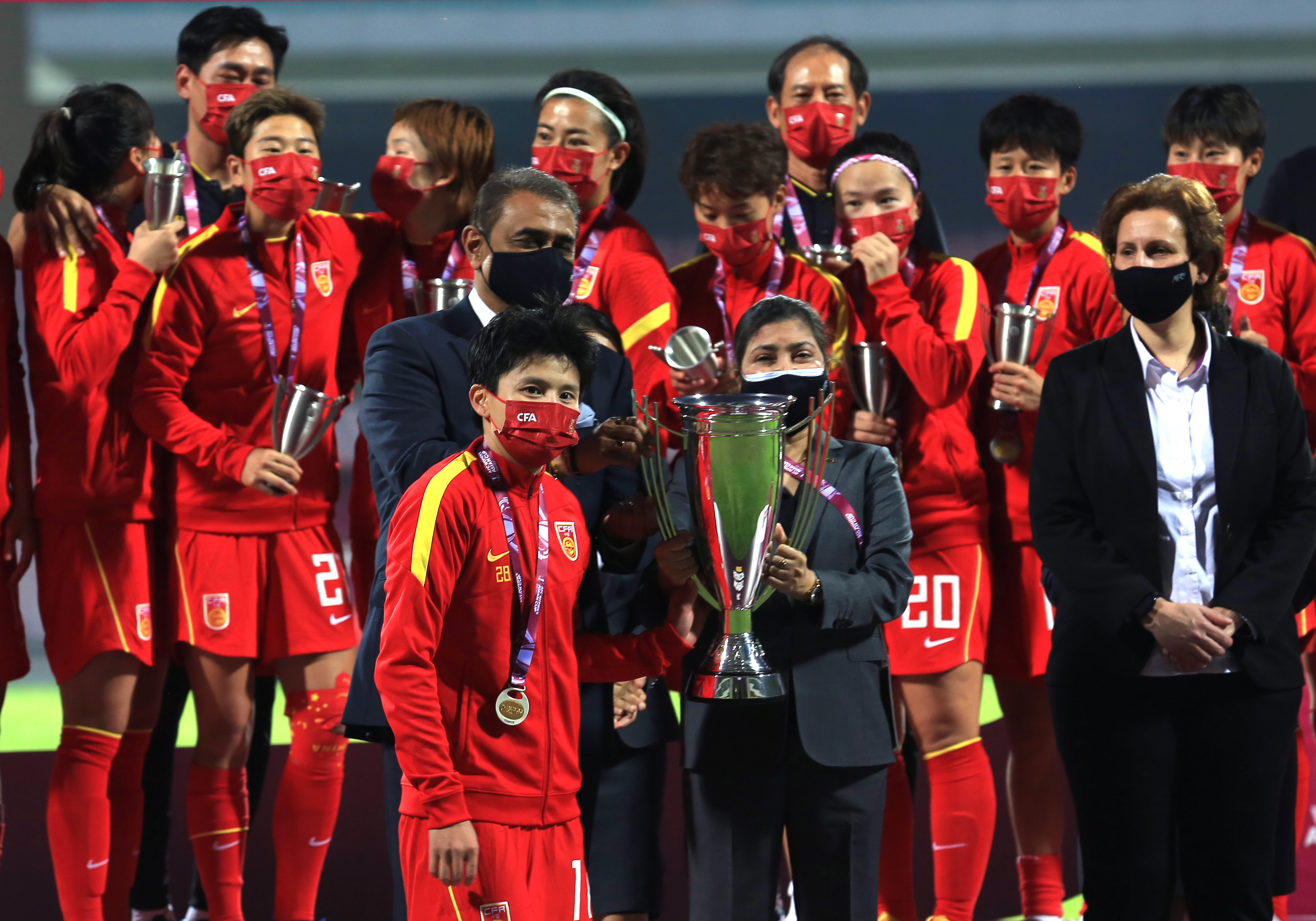 今年的女足亚洲杯是在哪里举行(足球——女足亚洲杯：中国队夺冠)