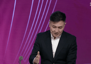 解說人黃健翔徐陽有何感觸（中國女足亞洲杯奪冠后，黃健翔徐陽哽咽落淚：這是中國足球應該有的模樣）