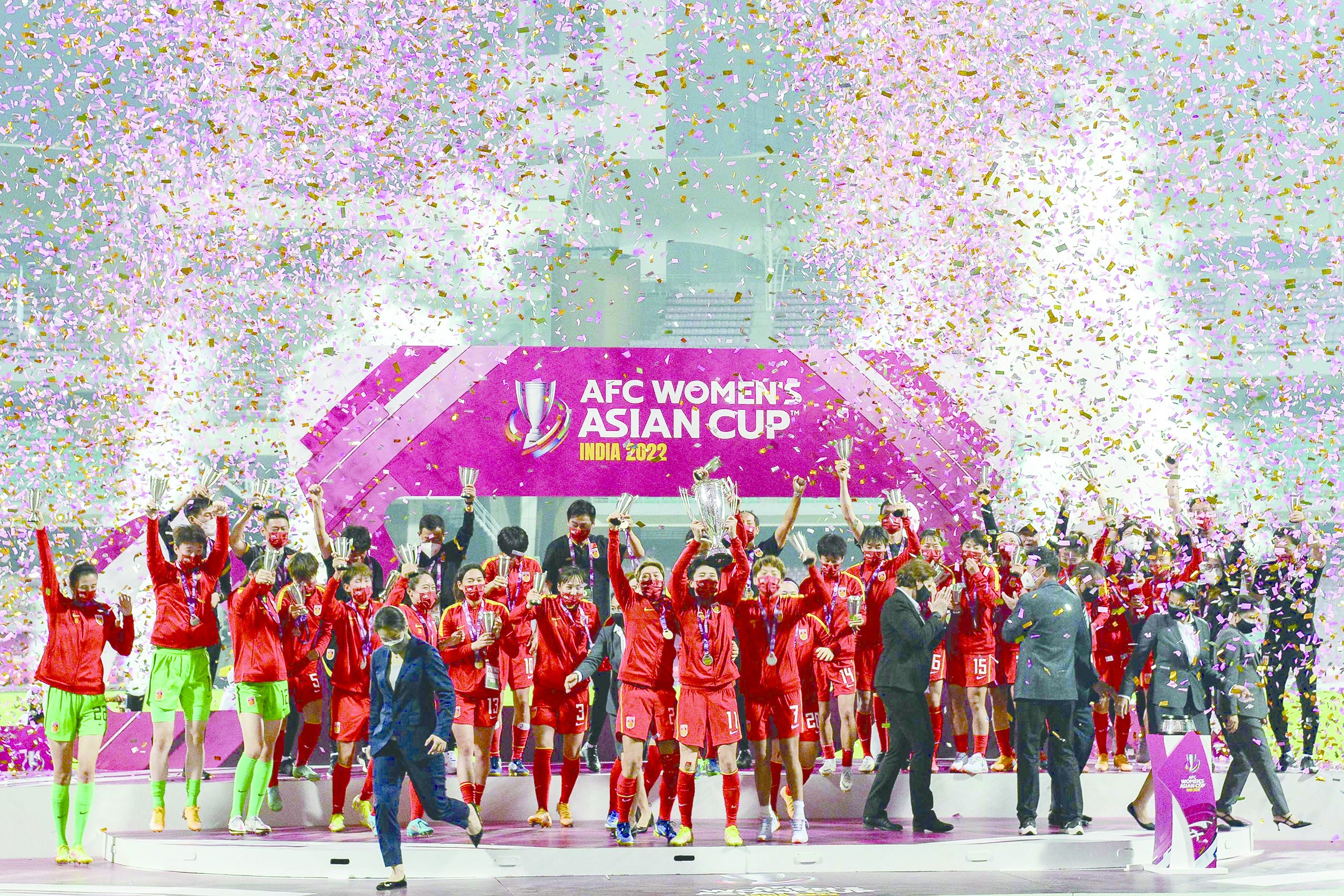 2015女排世界杯中国vs韩国(逆转绝杀！中国女足登顶亚洲，韩媒感叹“又被万里长城挡住”)