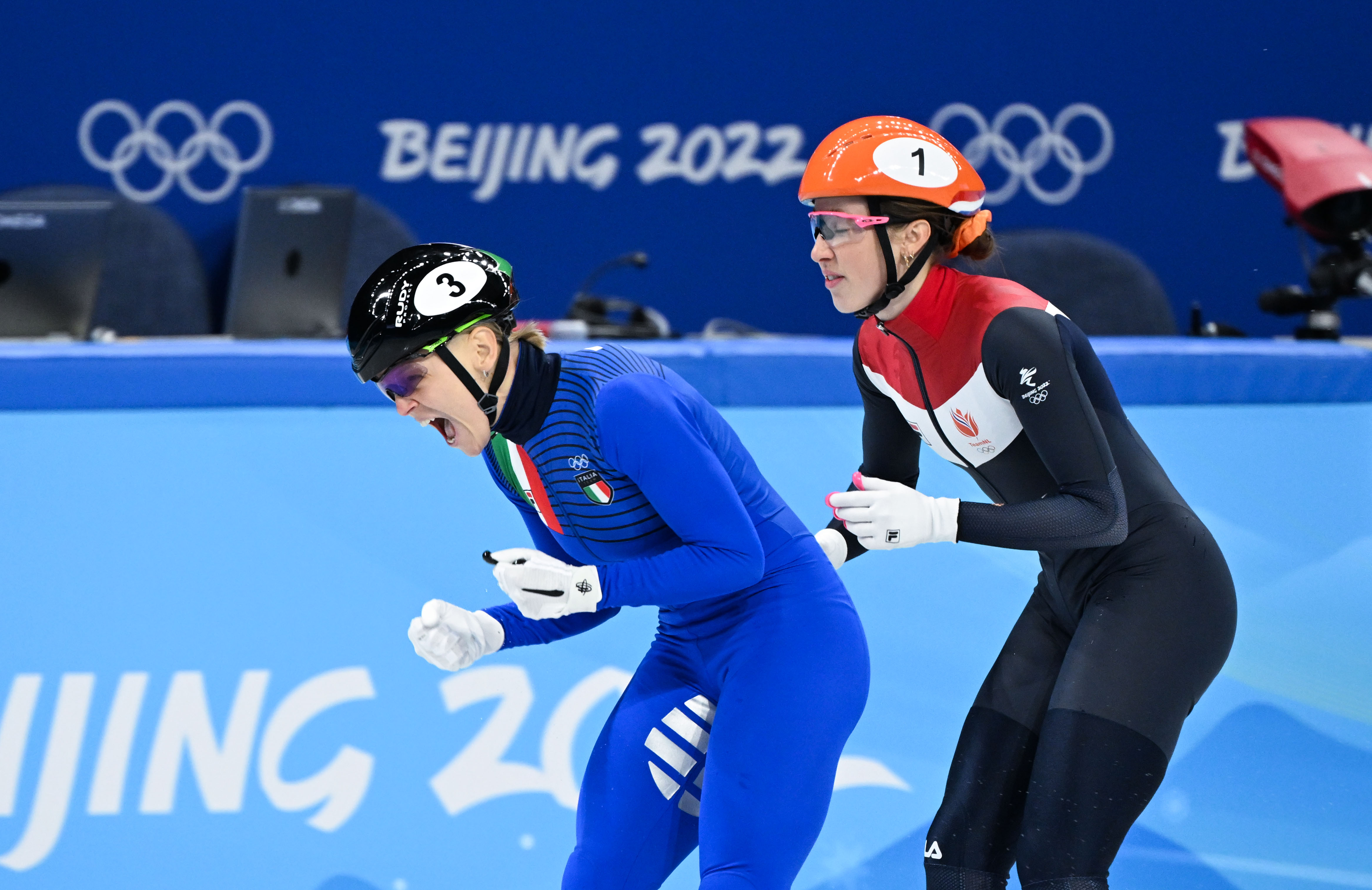 短道速滑世界杯女子决赛视频(短道速滑——女子500米决赛：意大利选手阿里安娜·方塔纳夺冠)