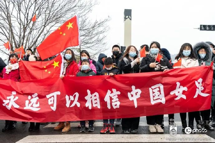 女足世界杯贝克汉姆(“考古”画面曝光！想不到，女足和贝克汉姆还有这段故事……)