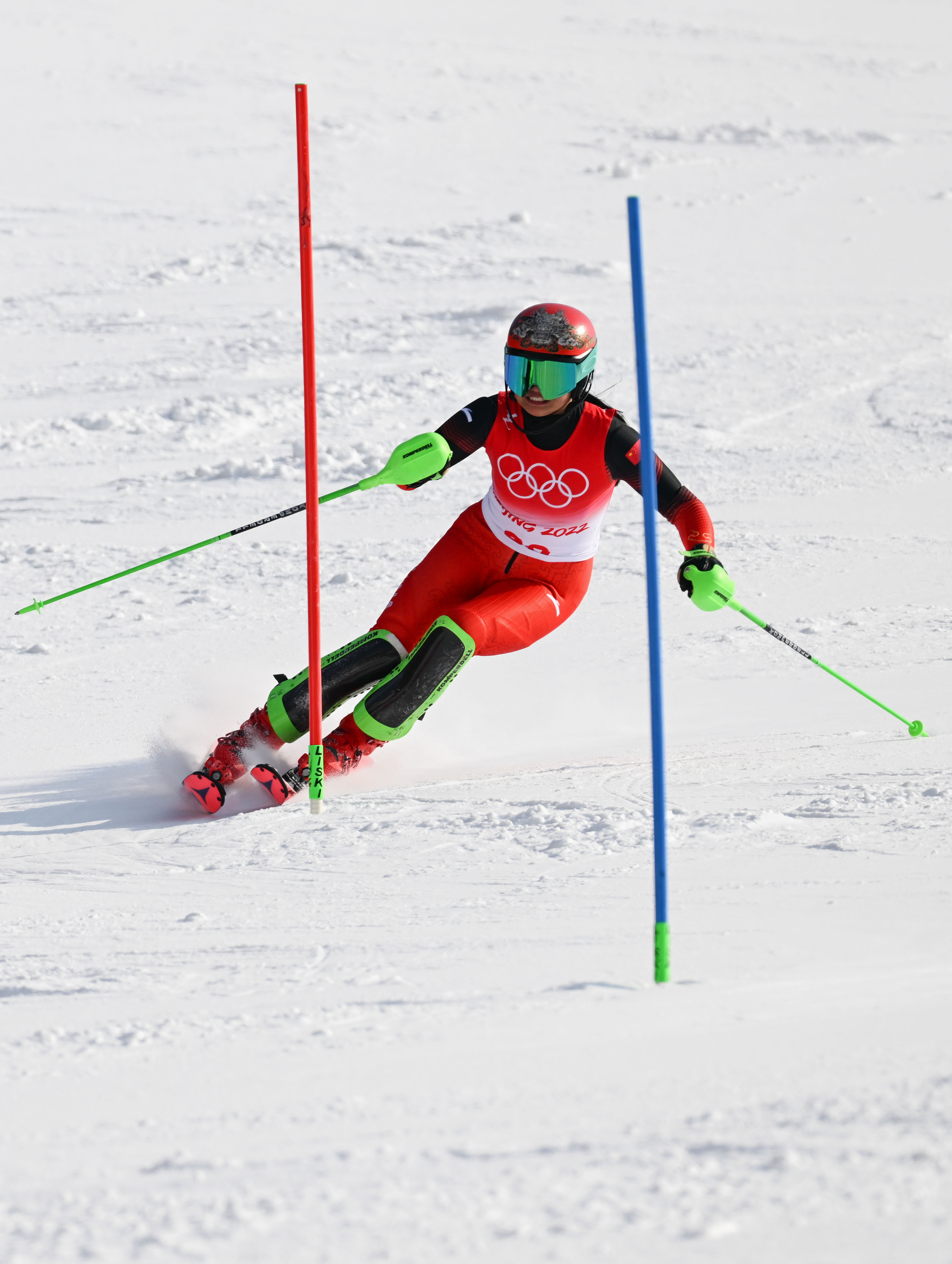 北京冬奥会·高山滑雪｜“只要努力，总会有超越！”——中国选手孔凡影雪山上的誓言