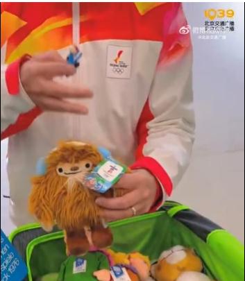 奥运吉祥物有收藏价值吗（拿到“梦中情墩”就拆开并丢掉盒子把玩？错！想收藏的朋友注意啦）-趣拿体育