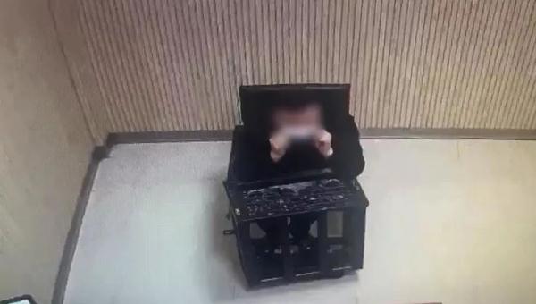 主播闹市裸奔被行拘,一大批美女主播被押回上海