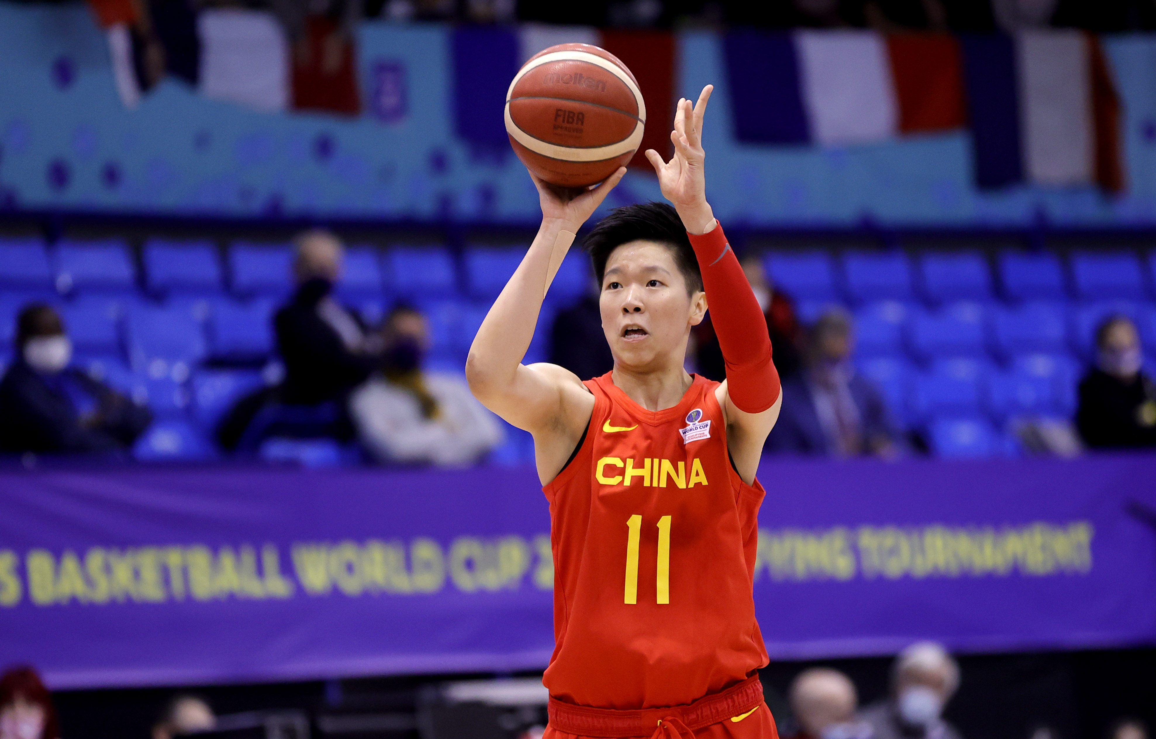 中国队和法国队踢世界杯(篮球——女篮世界杯预选赛:中国队胜法国队)