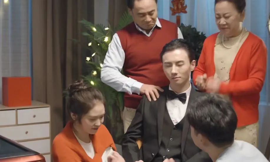 Vidda青年自带音响，过年家庭和睦的原因竟是音乐电视？