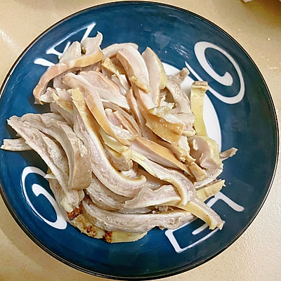 猪肚包鸡怎么做（冬季暖胃神器秘制猪肚鸡做法分享）