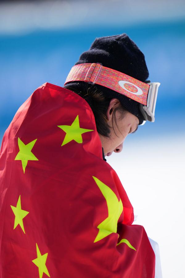 2022北京冬奧會獲獎情況（北京冬奧會｜奪金！蘇翊鳴再次捧起金色冰墩墩）