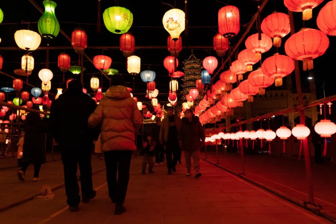 子长过大年 | 元宵的浪漫，就是与你一起看灯看人，看尽满城美景良辰