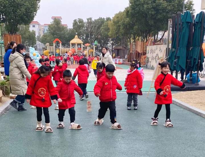 幼儿的奥运会项目有哪些项目(滑雪、滑板、冰球、冰壶、短道速滑……这所幼儿园办了一场迷你版冬奥会)