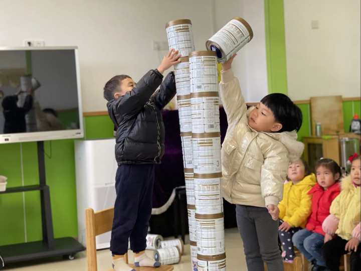 幼儿的奥运会项目有哪些项目(滑雪、滑板、冰球、冰壶、短道速滑……这所幼儿园办了一场迷你版冬奥会)