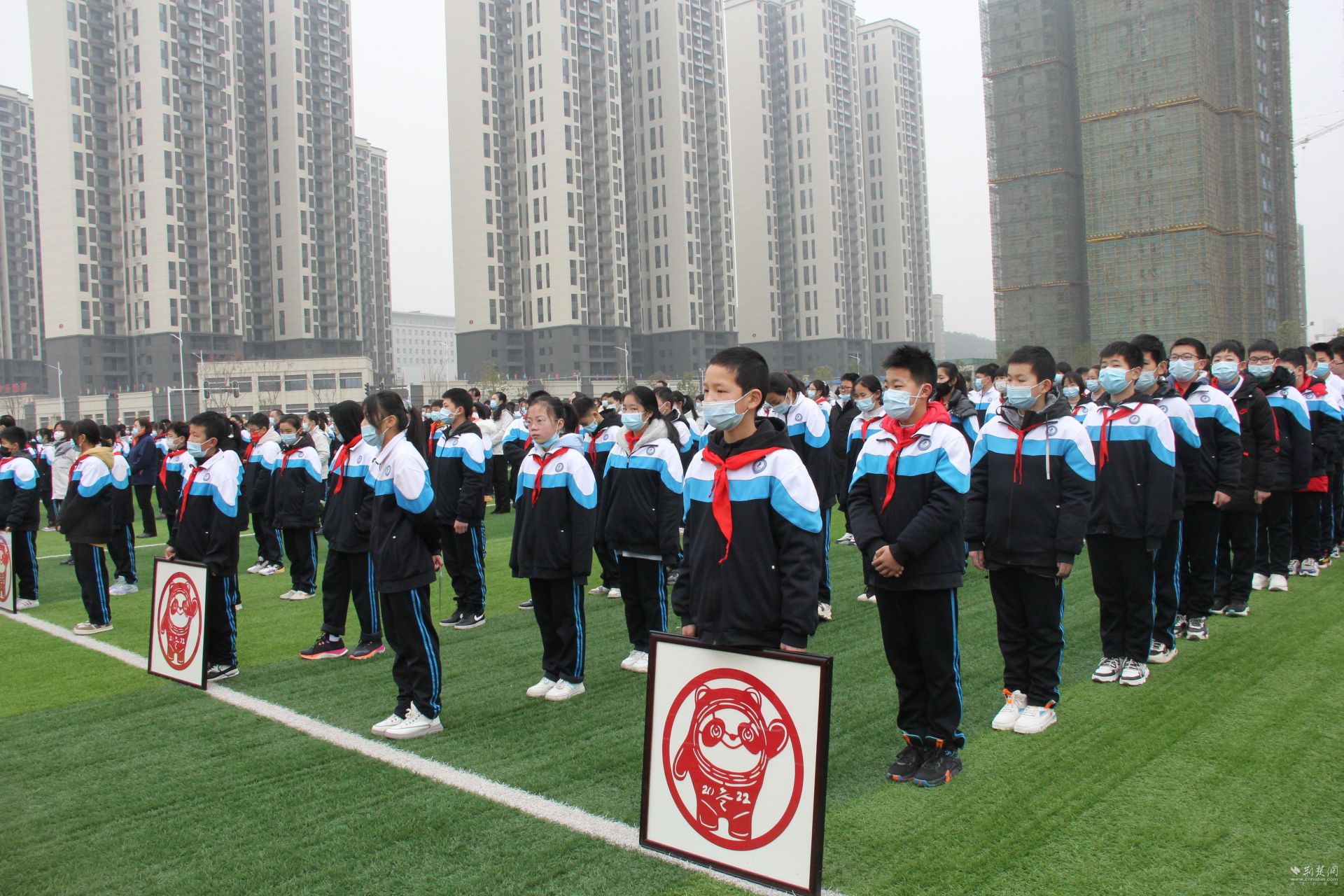 蔡甸区幸福路中学新校区开学第一课(图3)