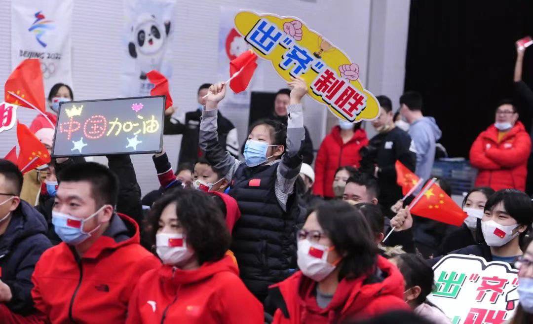 中国选手在自由式滑雪世界杯(我在冬奥｜10岁转行学习自由式滑雪 四战冬奥会老将齐广璞 为中国夺得第七金)