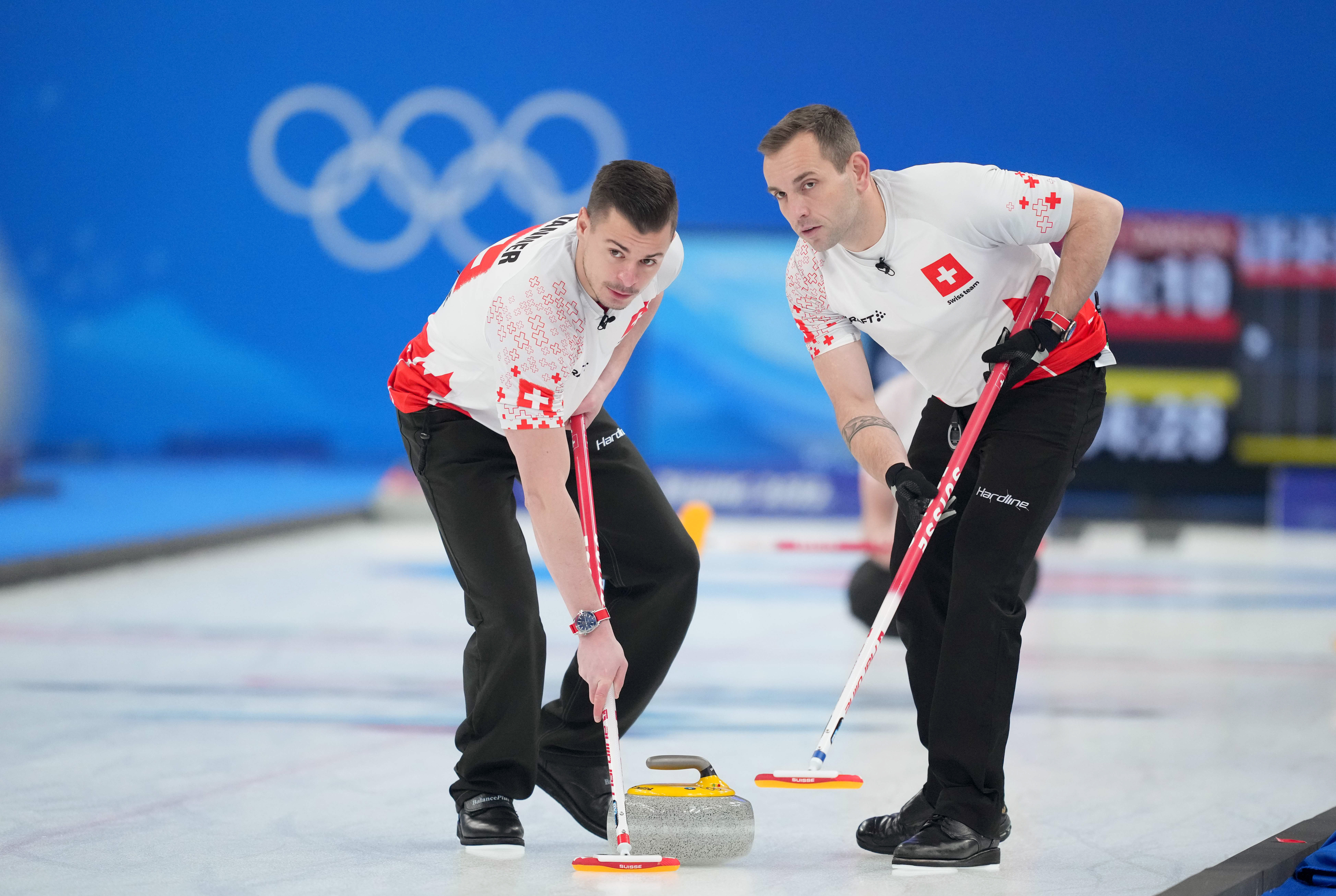 冰壶——男子循环赛：瑞士队胜瑞典队