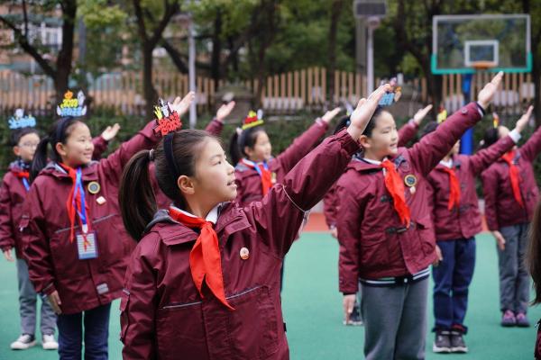 一师附小足球队(“神兽归笼”，这位女足冠军队员出现在“开学第一课”上……)