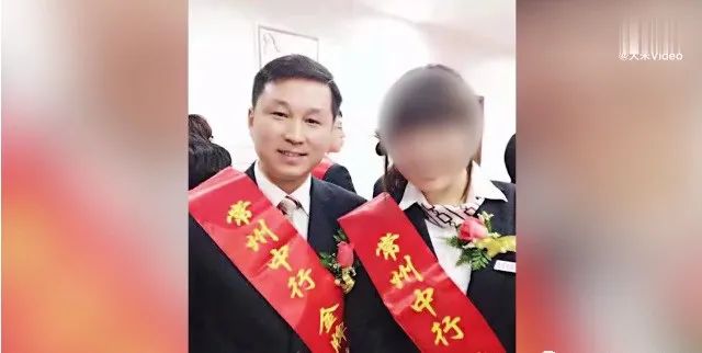 刷屏！上海名校大学生，转行做外卖骑手！如今年入50万！此前已有银行行长、私募改送外卖……网友评论亮了