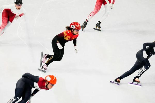 奥运会b组是哪些国家（“破冰”冬奥｜看见不一样的谷爱凌、苏翊鸣和“冰墩墩”）