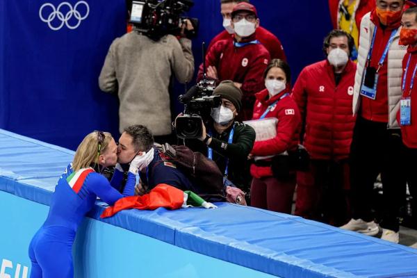 奥运会b组是哪些国家（“破冰”冬奥｜看见不一样的谷爱凌、苏翊鸣和“冰墩墩”）