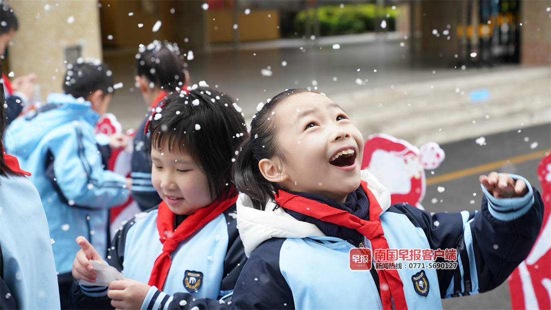 “下雪”、发红包、与“顶流”合照……南宁各校花式开启新学期